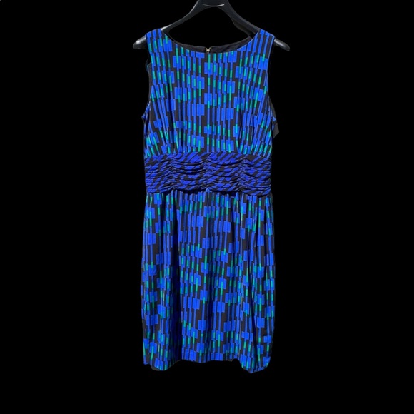 Taylor Swift Sleeveless Geometric BodyCon - Picture 11 of 11